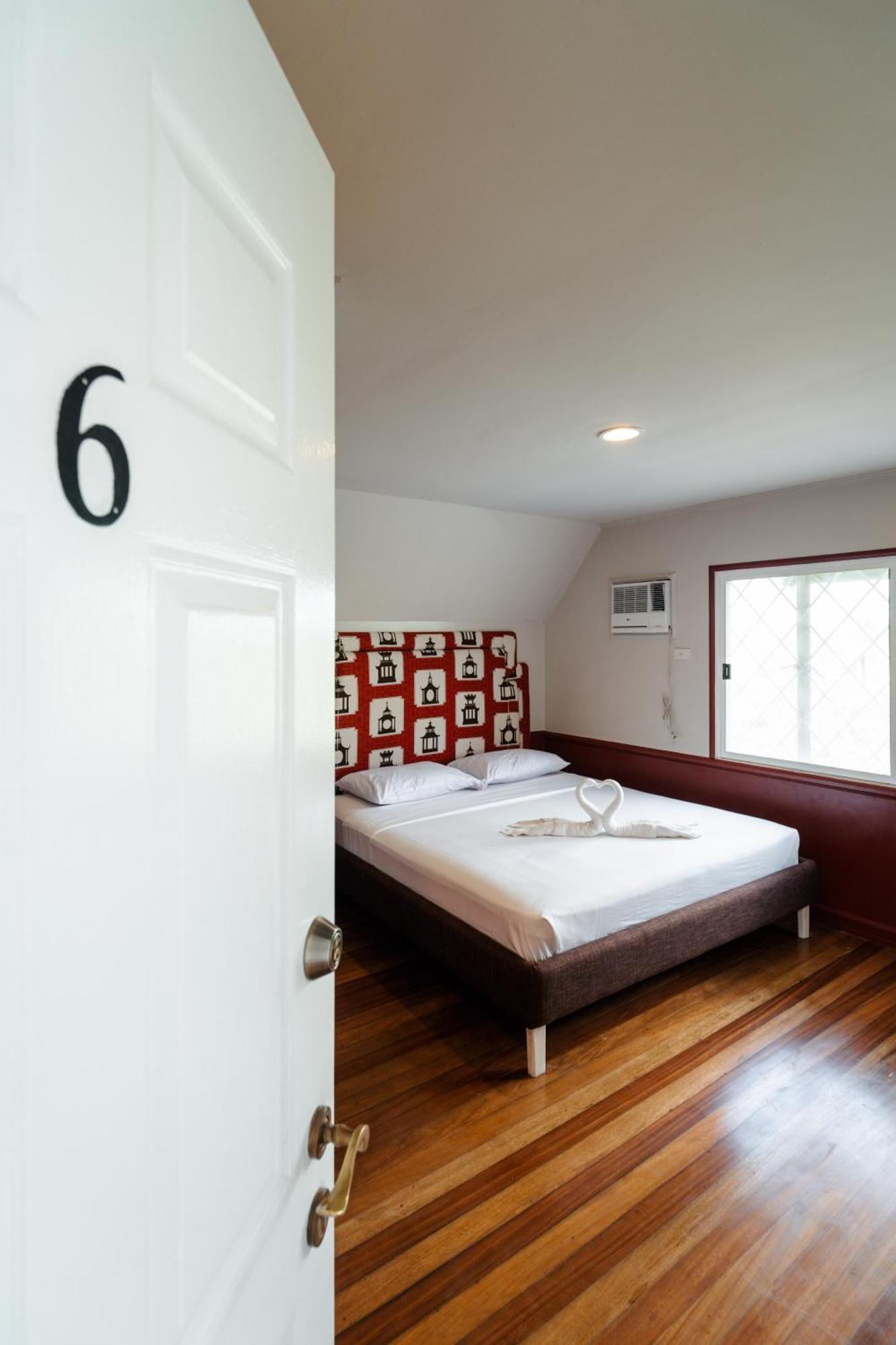 Bed and Breakfast Jacobs Hill Tagaytay Тагайтай Экстерьер фото